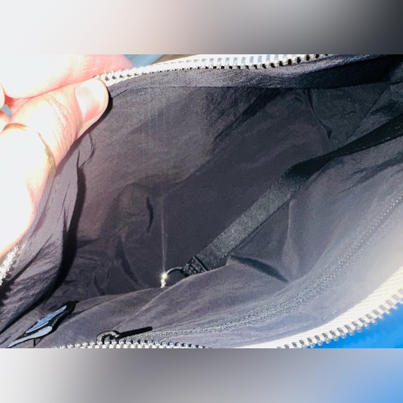 BAGGU mini recycled leather shoulder bag - Picture 3 of 3